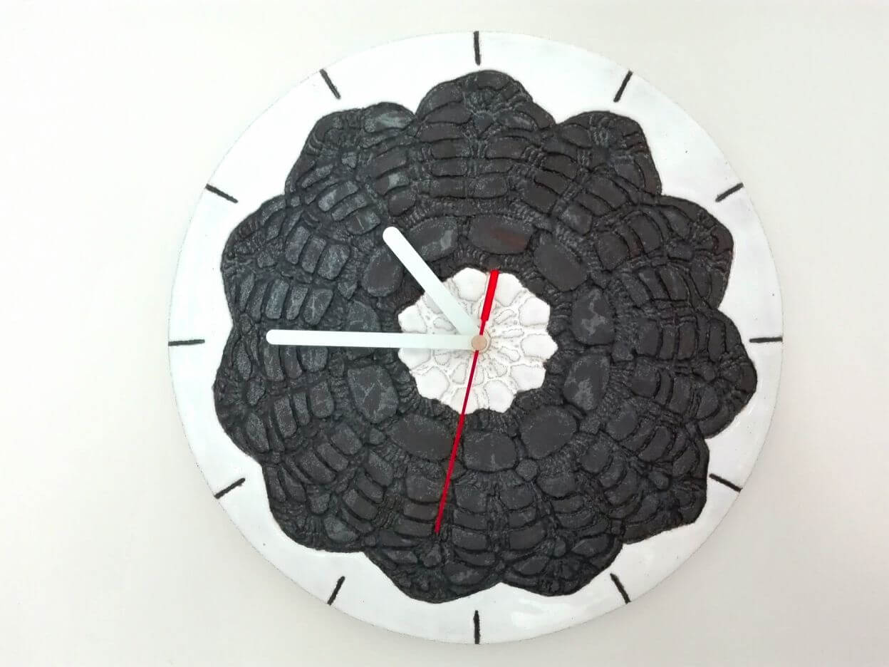 zegar czarno biały folkowy