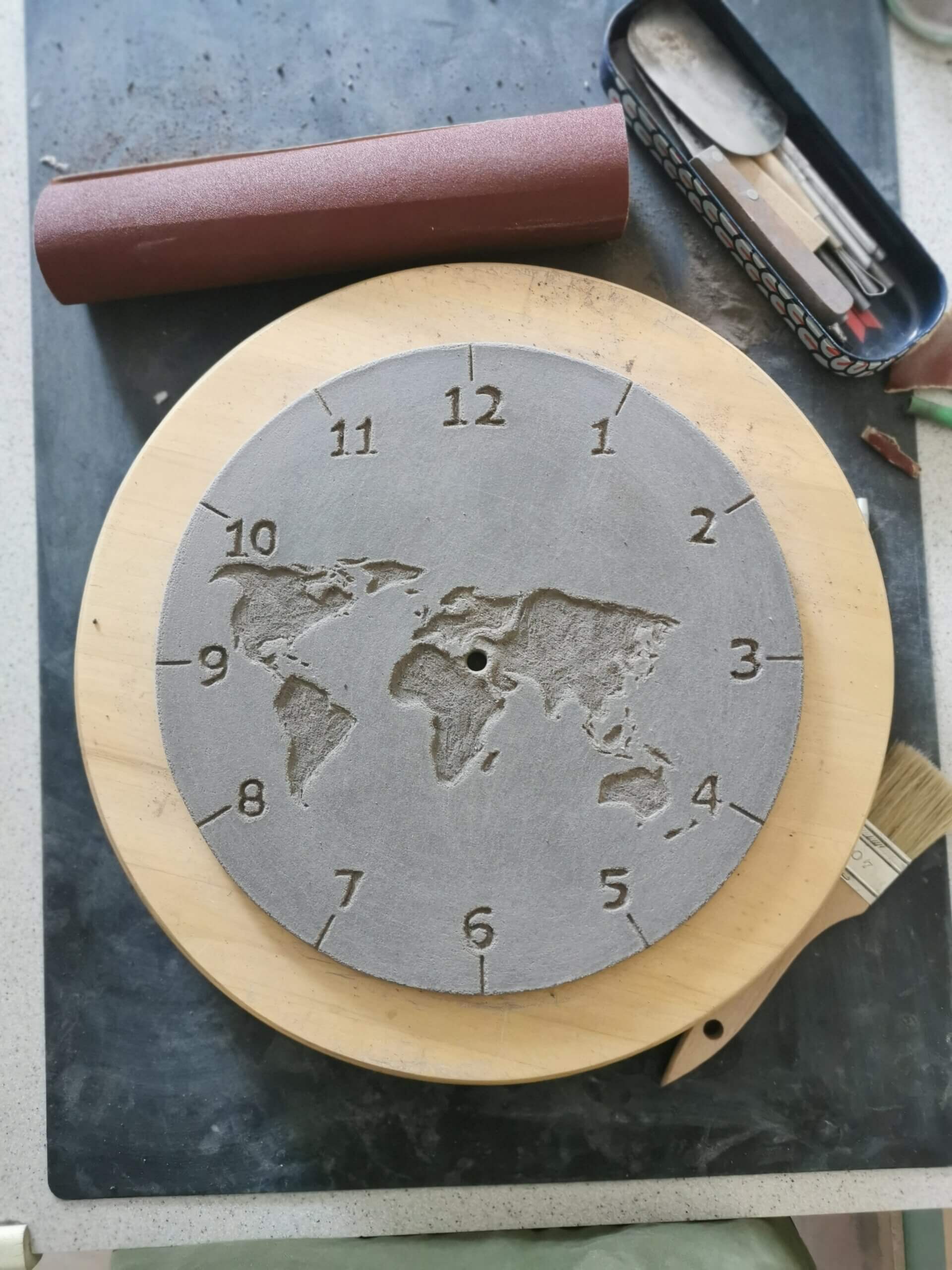 zegar kontynenty wysuszony